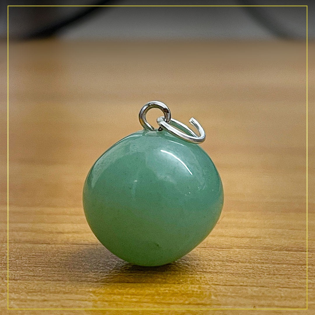 Green Aventurine crystal (Wearable Pendant without chain)