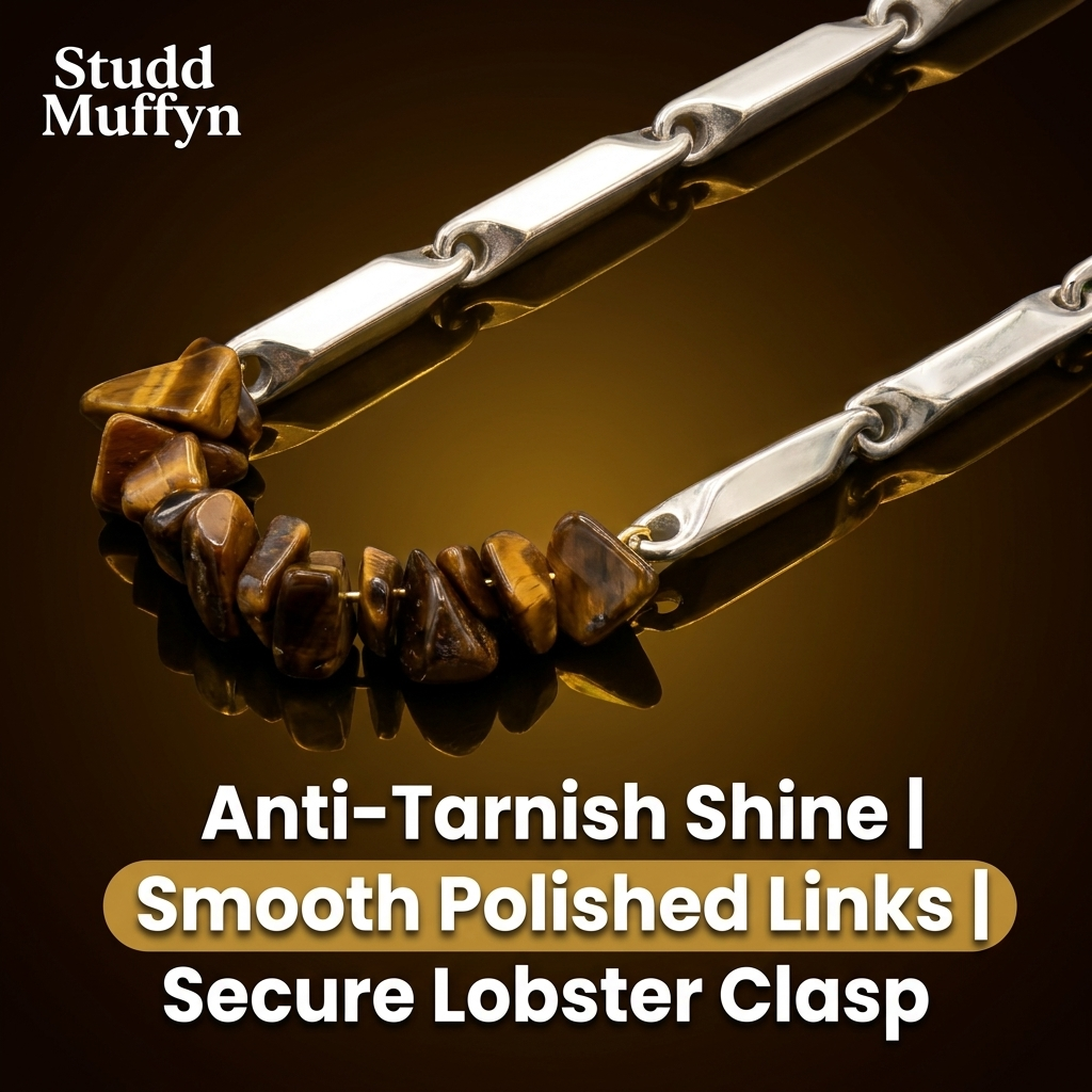 Macro finish of the golden links with quality claims